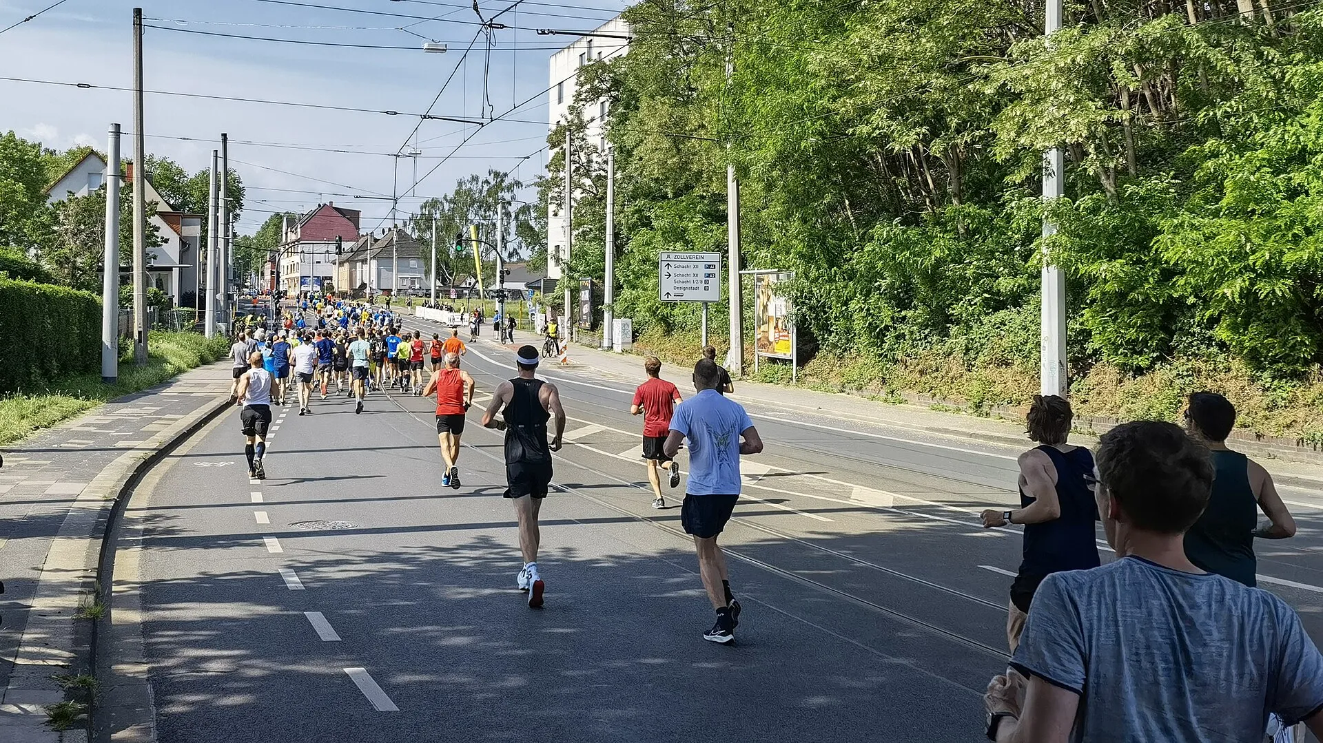 Runners of the VIVAWEST Marathon 2022 during the half marathon