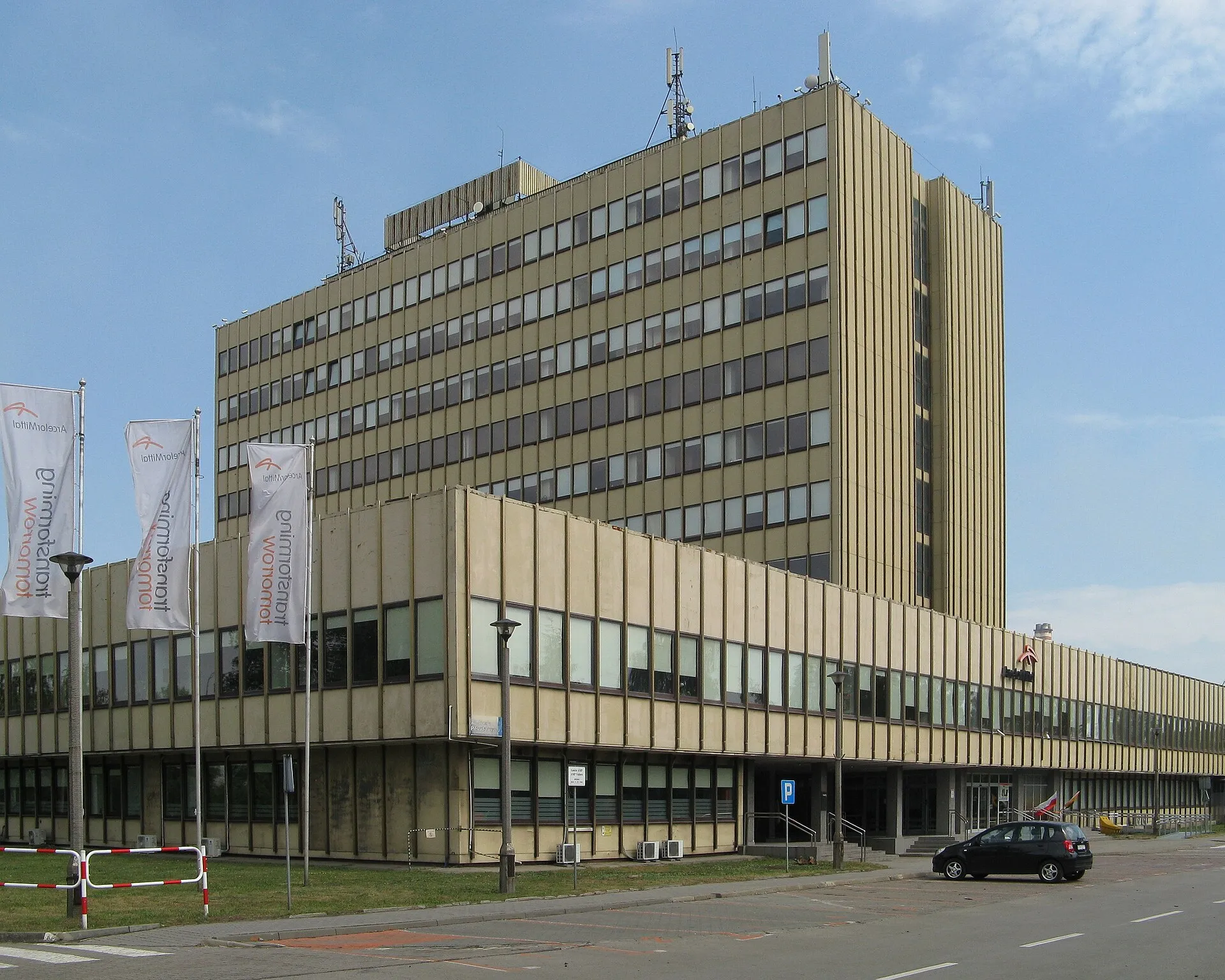 Siedziba ArcelorMittal Poland przy Hucie Katowice w Dąbrowie Górniczej w 2018 roku