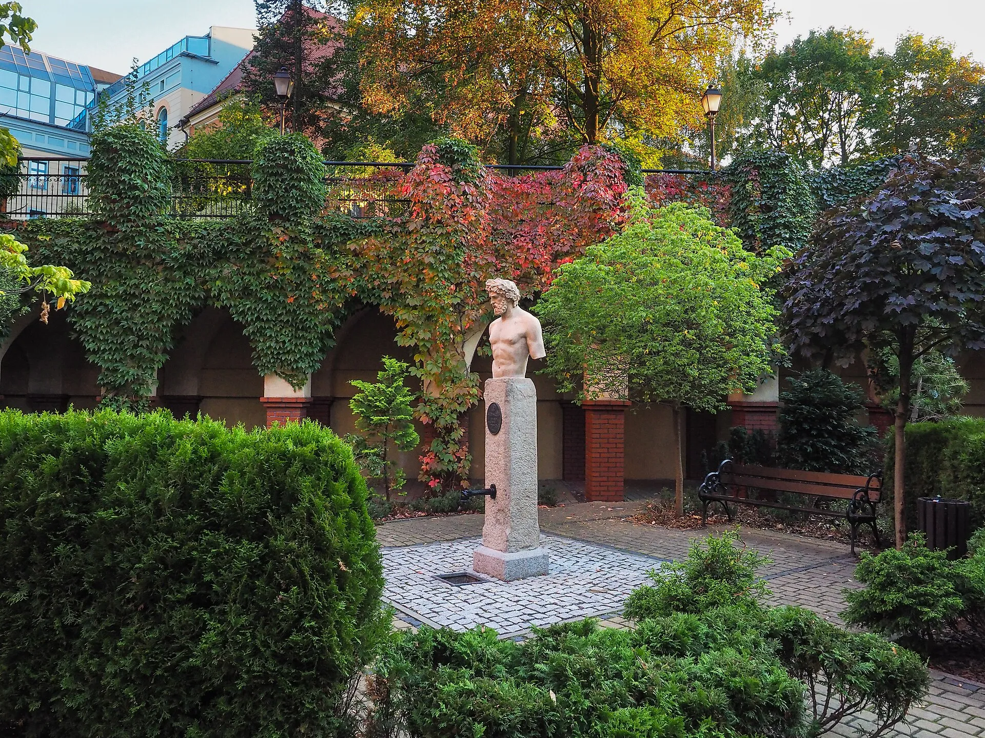 Park rzeźb przy Collegium Maius Uniwersytetu Opolskiego w Opolu, 2017