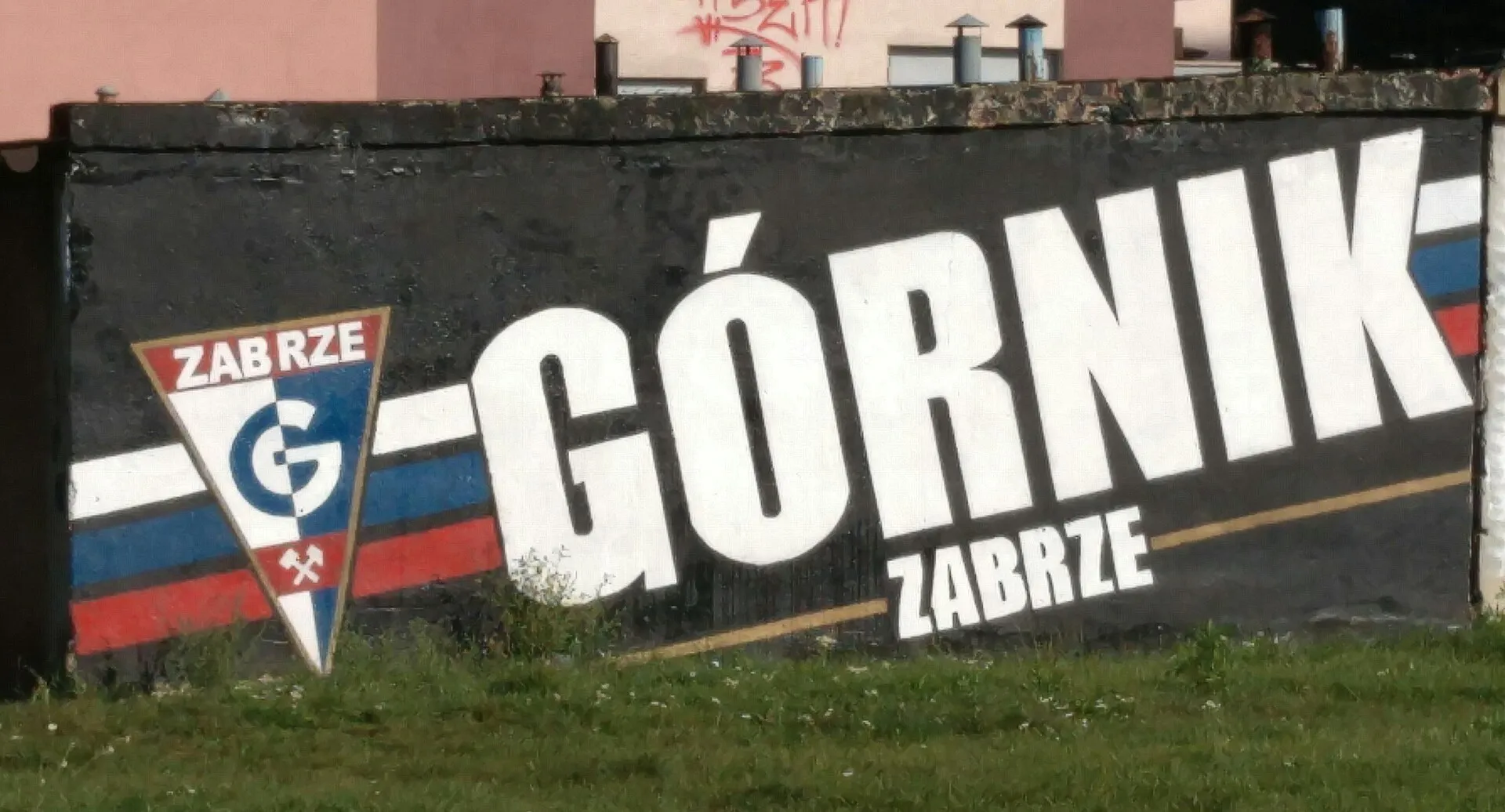 Mural Górnika Zabrze na ścianie budynku w Zabrzu, 2016