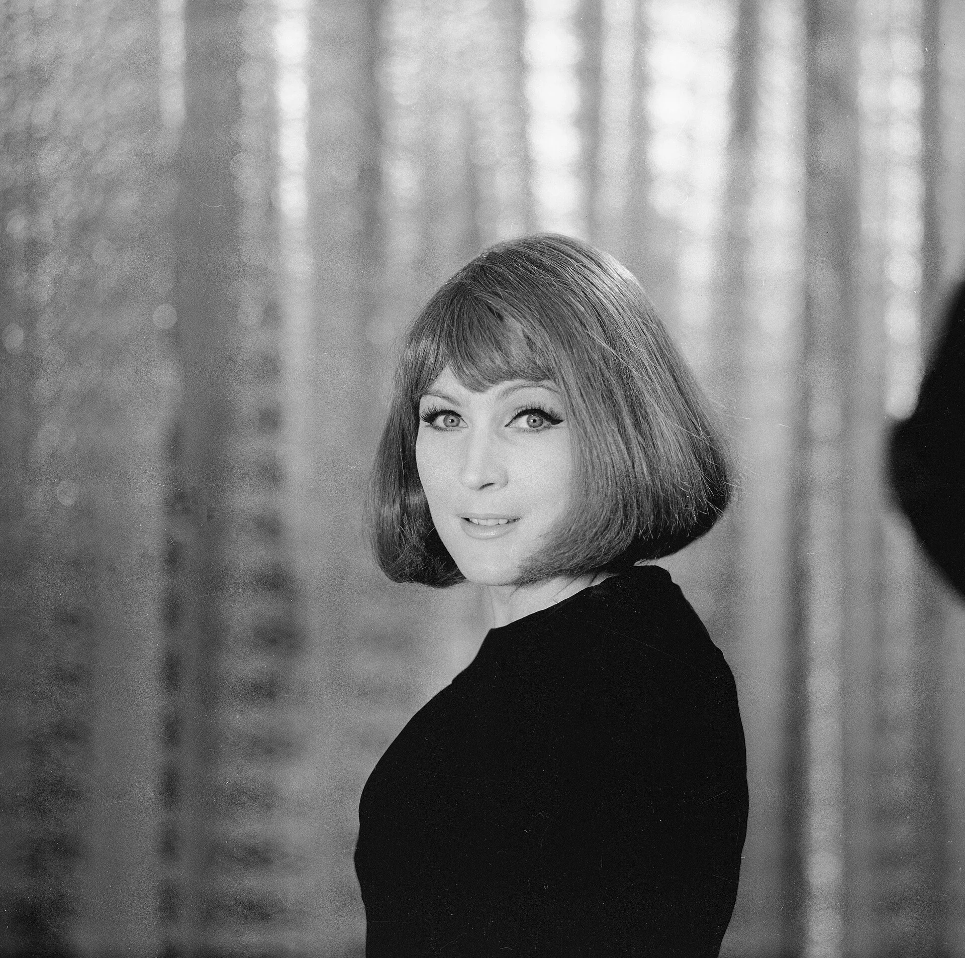 Irena Santor w spektaklu Ćwierć za kominem w Warszawie, 1970