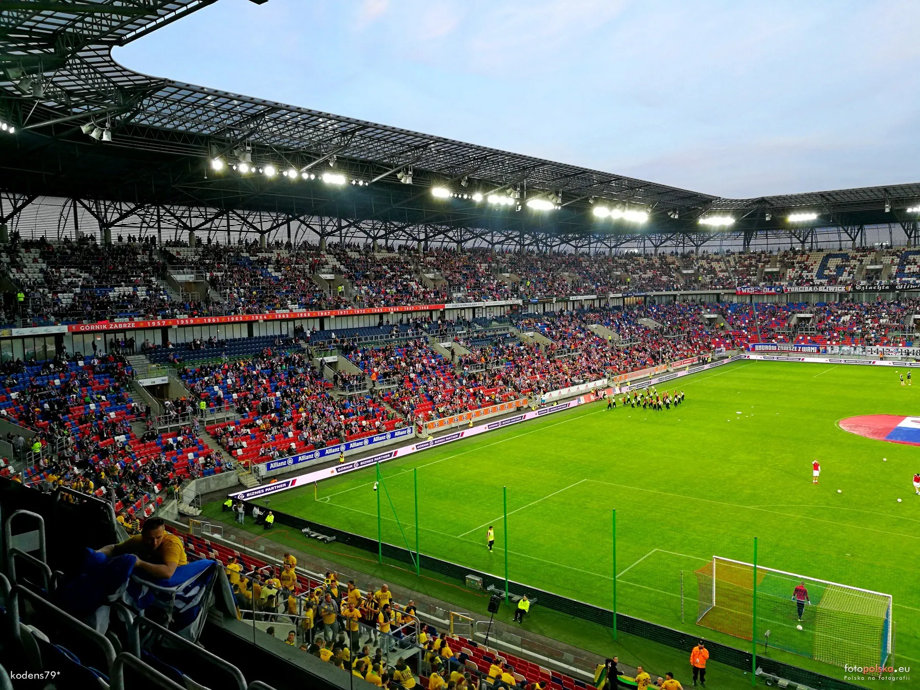 Trybuny i murawa stadionu Górnika Zabrze podczas meczu w 2017 roku