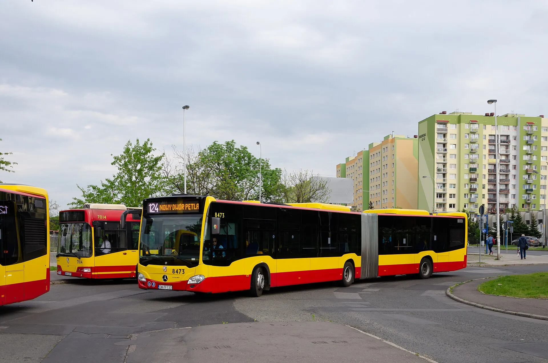 Autobusy MPK Wrocław na pętli Nowy Dwór w maju 2020 roku