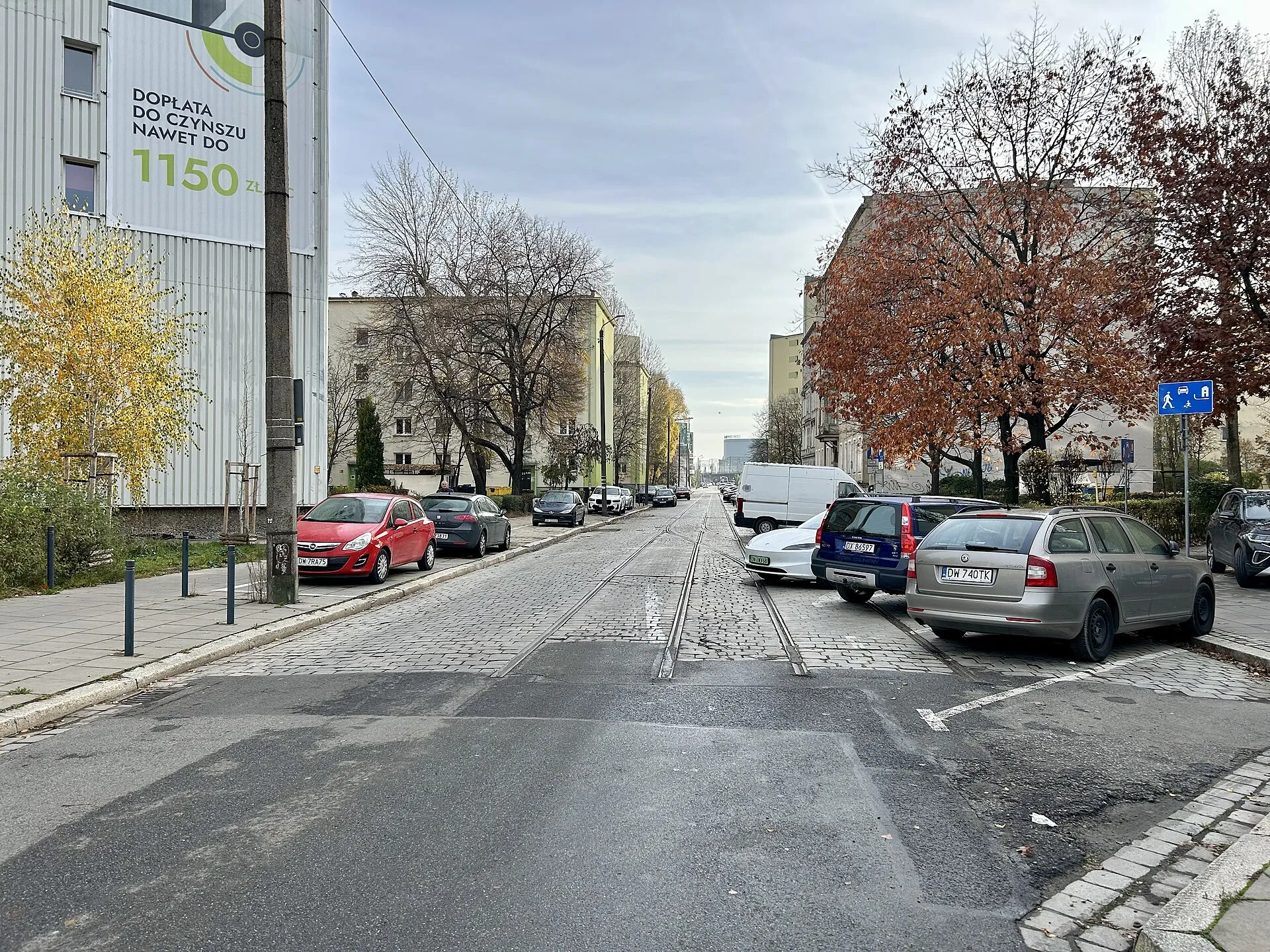 Ulica Kolejowa we Wrocławiu przy skrzyżowaniu z ulicą Grabiszyńską, listopad 2025