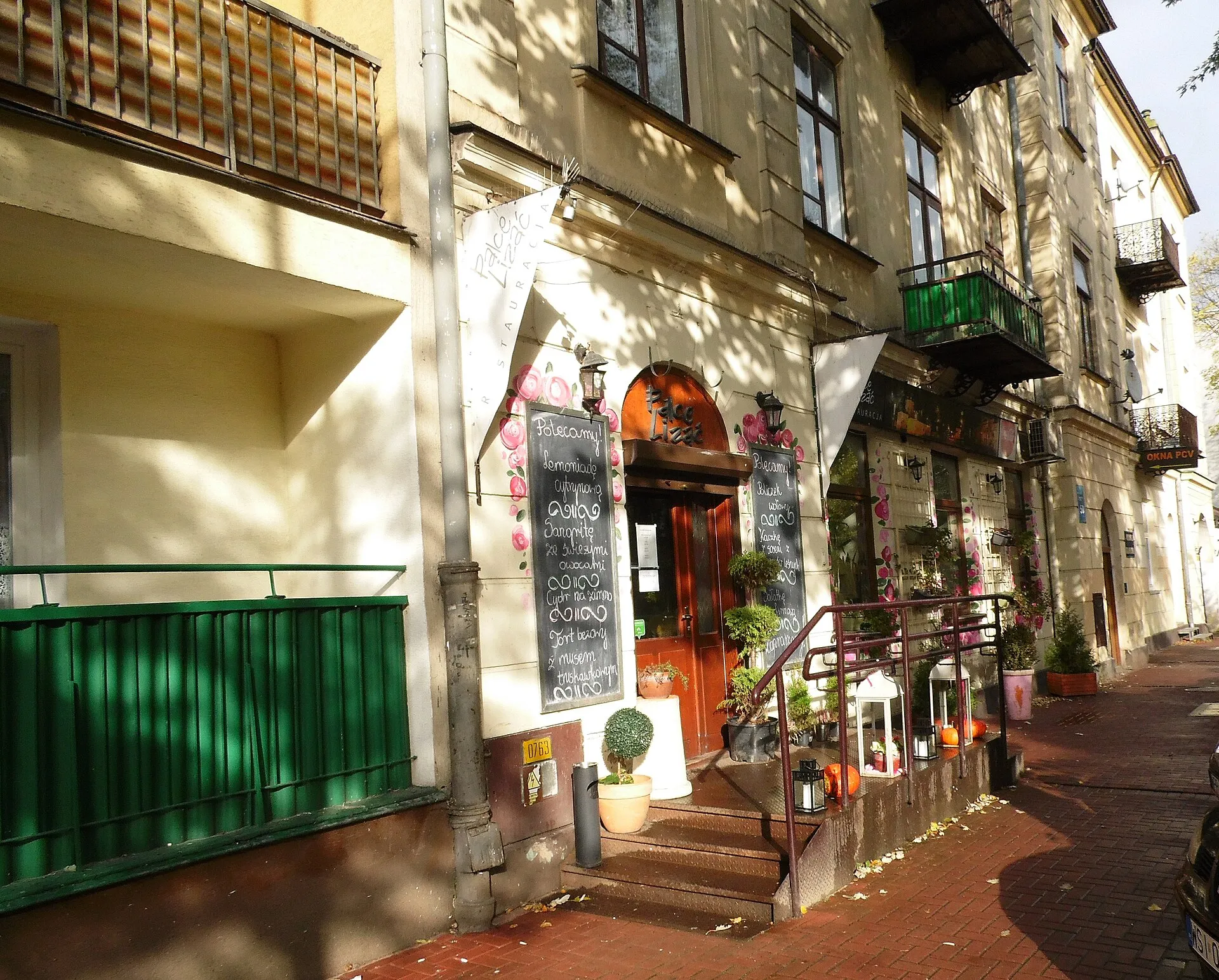 Restauracja Palce Lizać przy ulicy w Siedlcach w 2017 roku