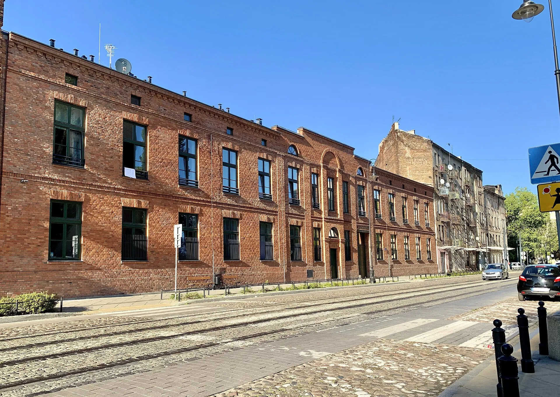 Ulica Kawęczyńska na warszawskiej Pradze-Północ w 2019 roku