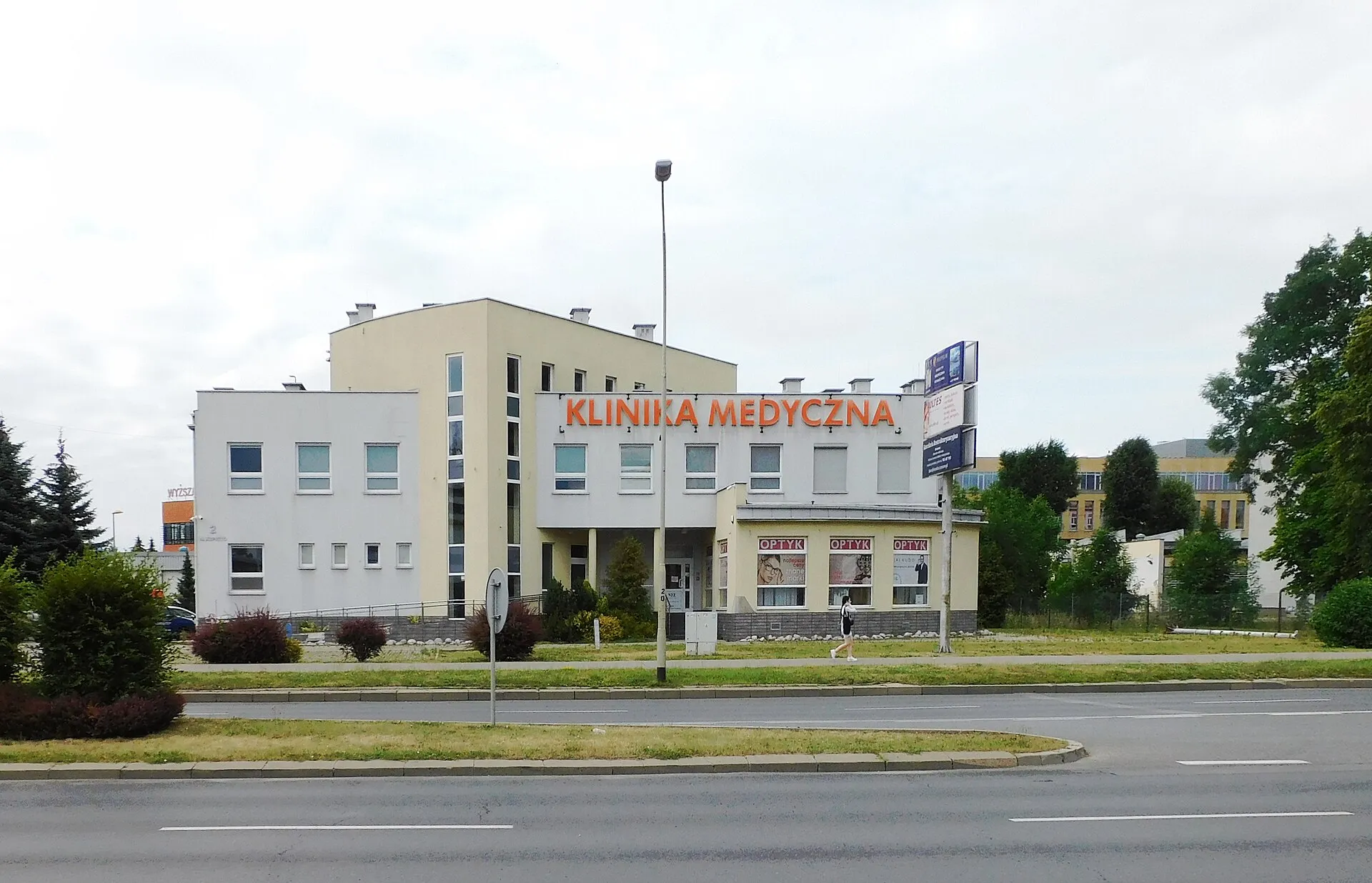 Przychodnia przy alei Wacława Kopisto 2 w Rzeszowie w 2022 roku