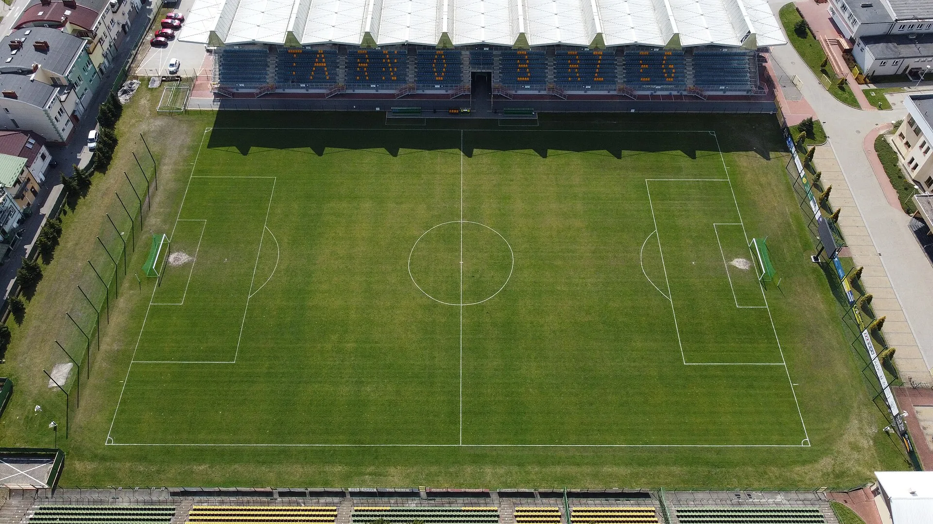 Stadion KS Siarka Tarnobrzeg widziany z drona w 2023 roku