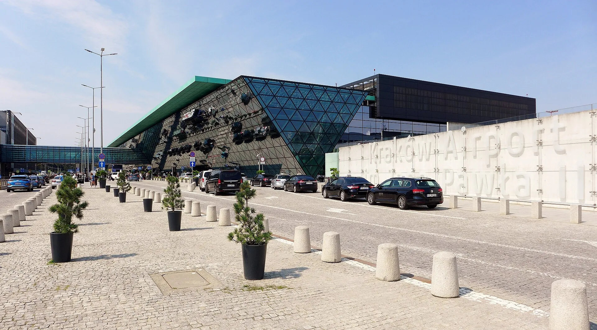 Terminal lotniska Kraków-Balice w 2024 roku