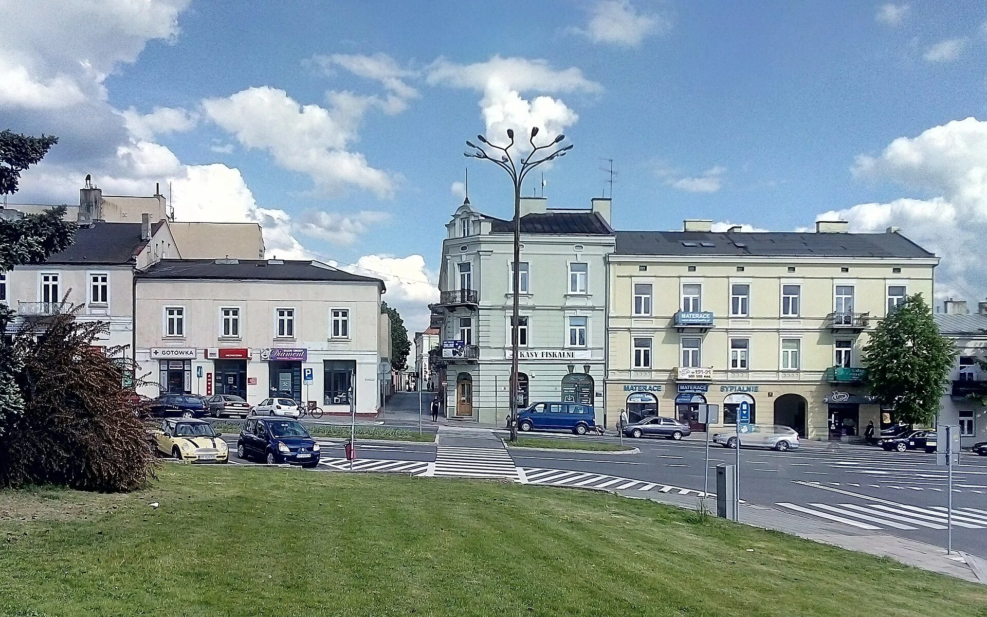 Ulica 3 Maja i kamienice Starego Miasta w Piotrkowie