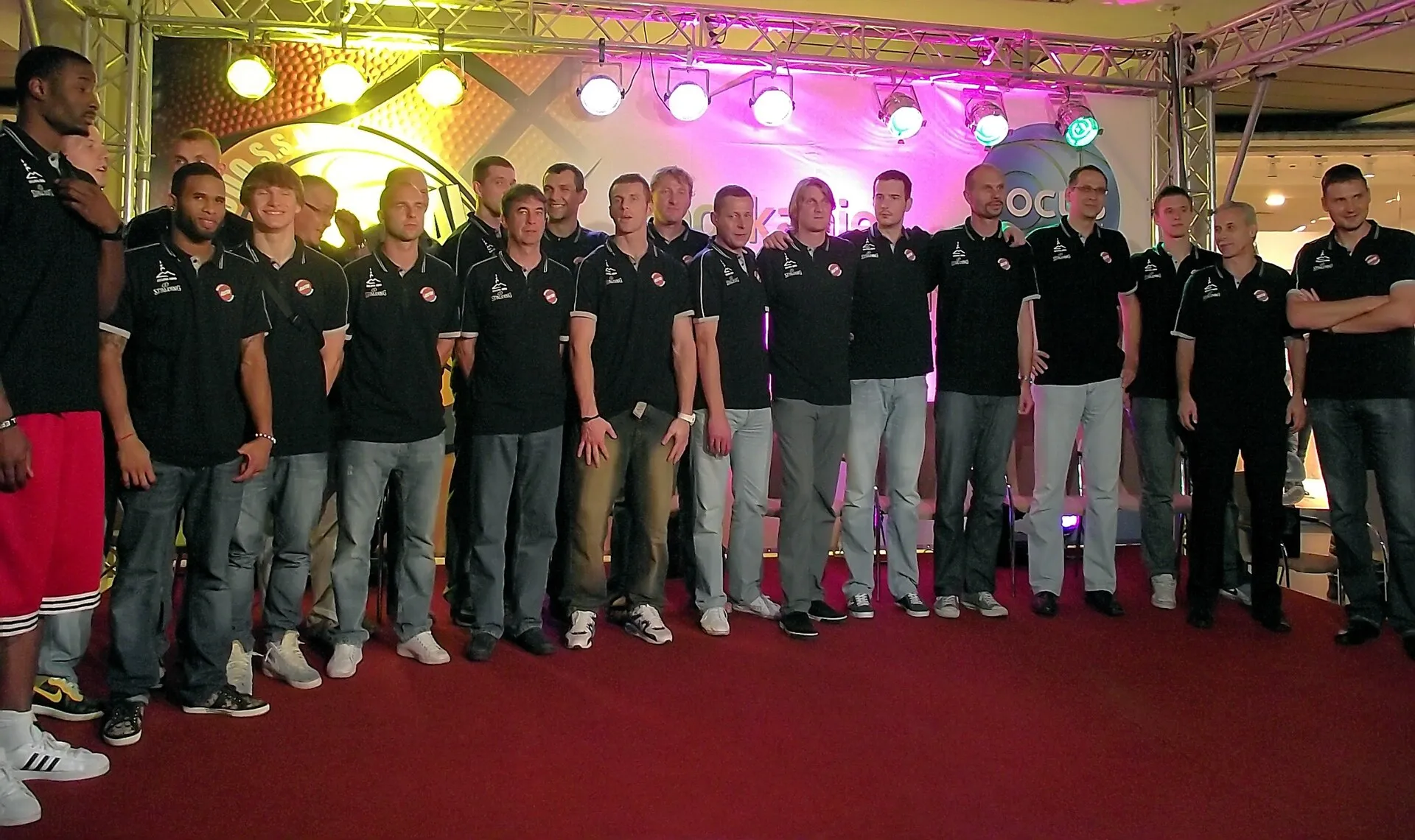 Zespół Zastalu Zielona Góra podczas prezentacji przed sezonem 2011/2012